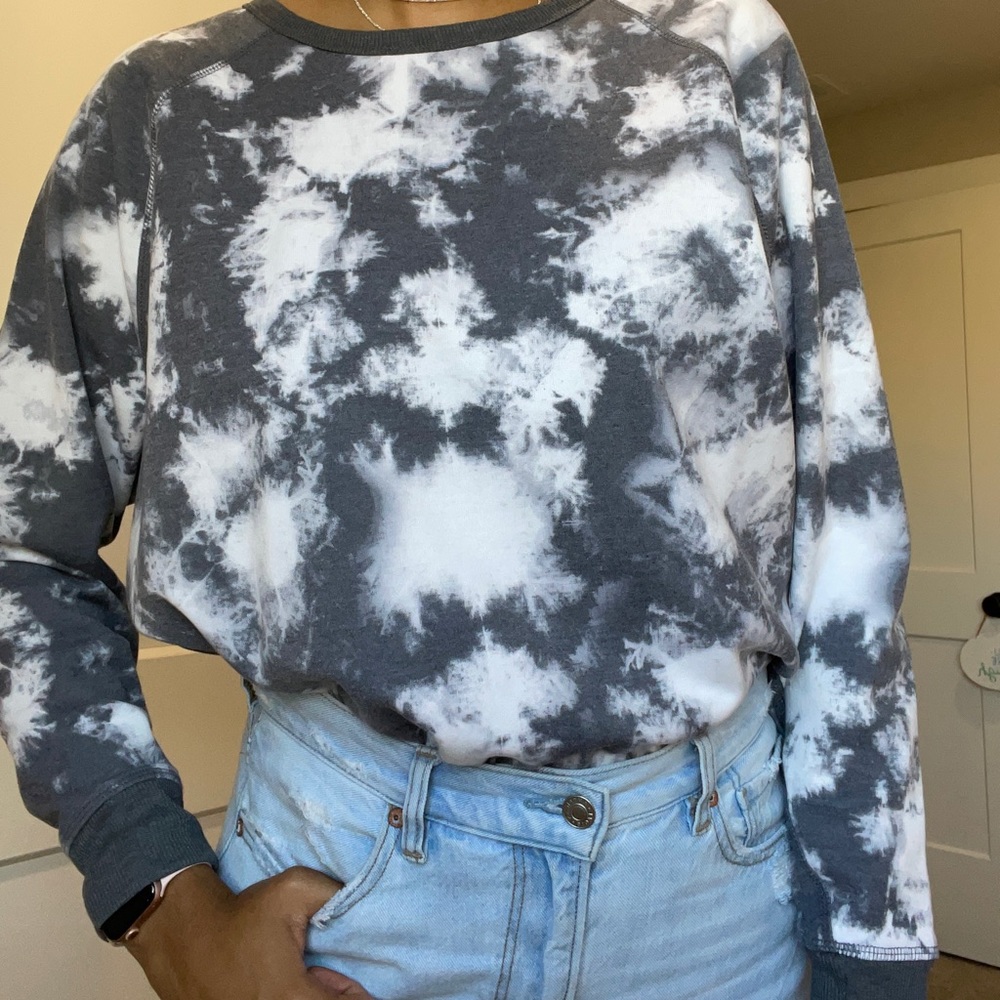 Large Grayson/Threads soft womens sweatshirt